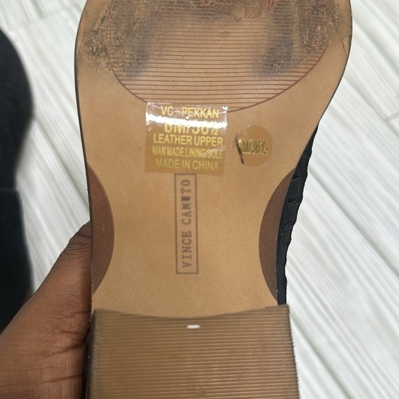 Vince Camuto Black Shoes Perforated Upper Leather Zip Ankle Booties Suede Size 6 - Picture 9 of 11